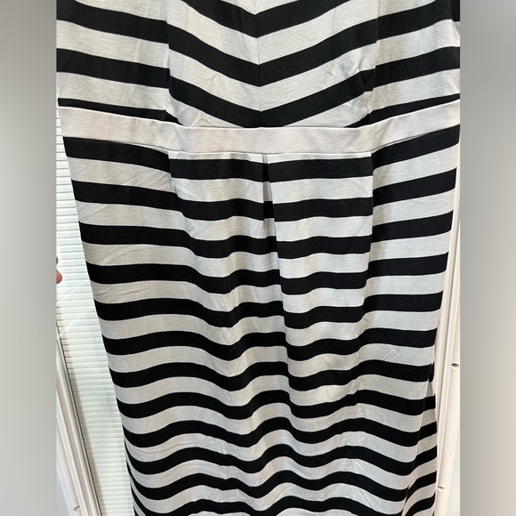 Striped Liz Lange for Target Maternity Dress - Picture 7 of 10